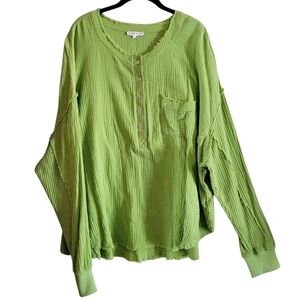 Aemi + Co Green Oversized Slouchy Henley Top Distressed Boho Festival Wmn L